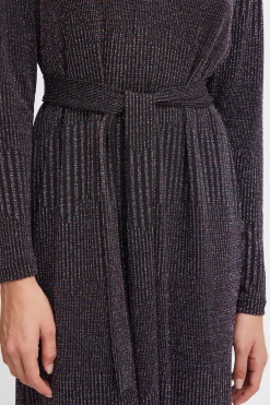 Ichi IHNILA Robe